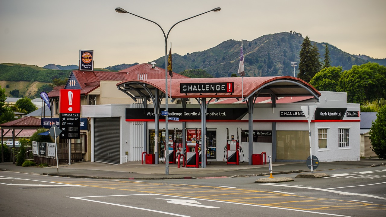 service station, fuel, naphtha-429351.jpg